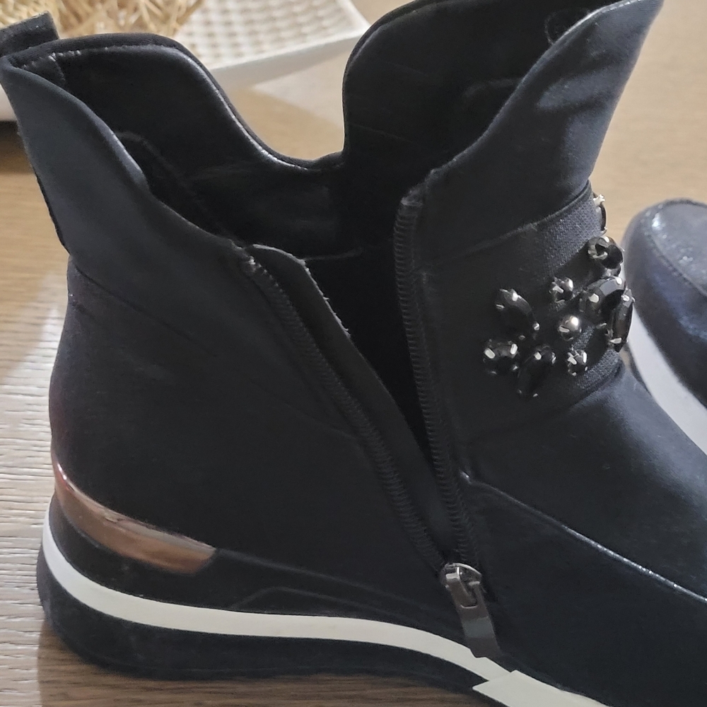 Atalina Black Slip on Ankle Boots Floral - Picture 6 of 11